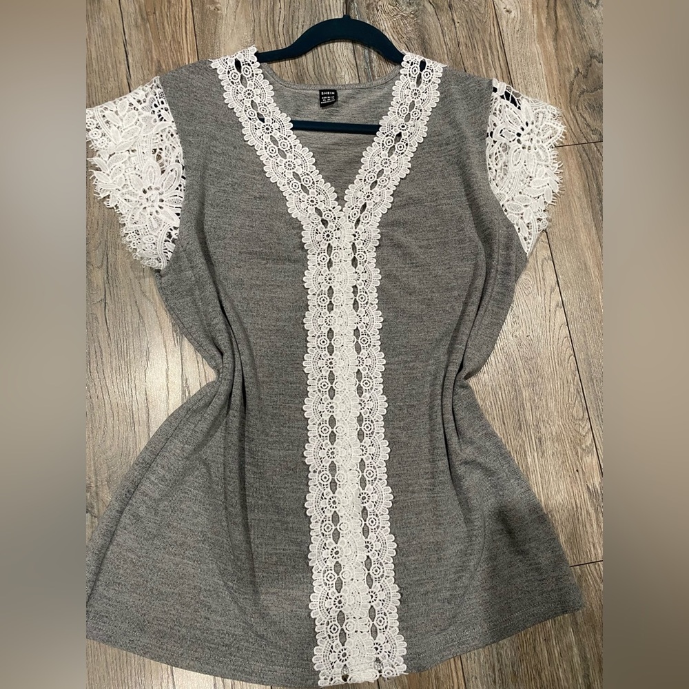 Grey blouse with lace